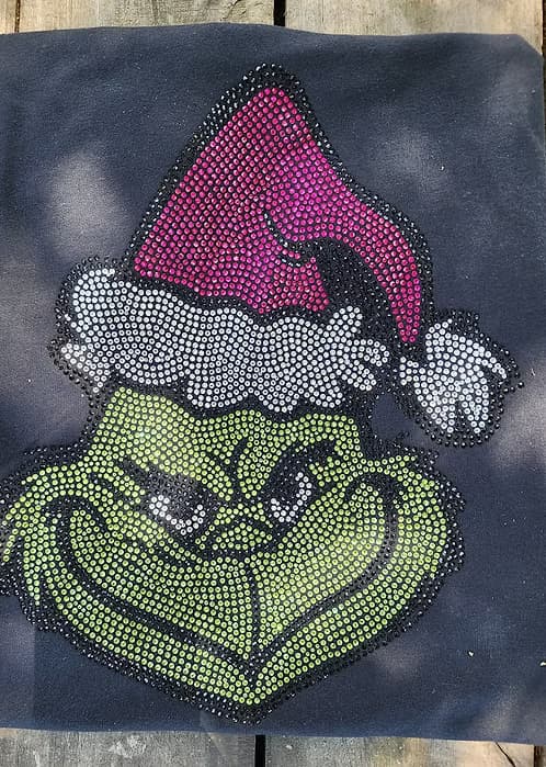 Grinch Pink Hat Holiday Shirt — image 1